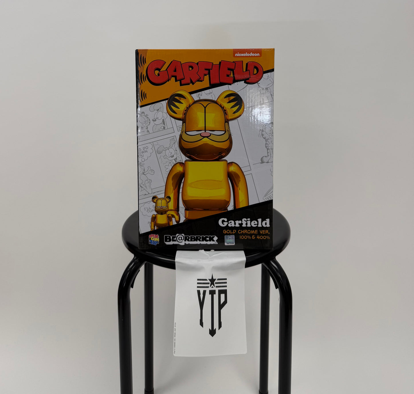 Bearbrick Garfield 400% & 100%