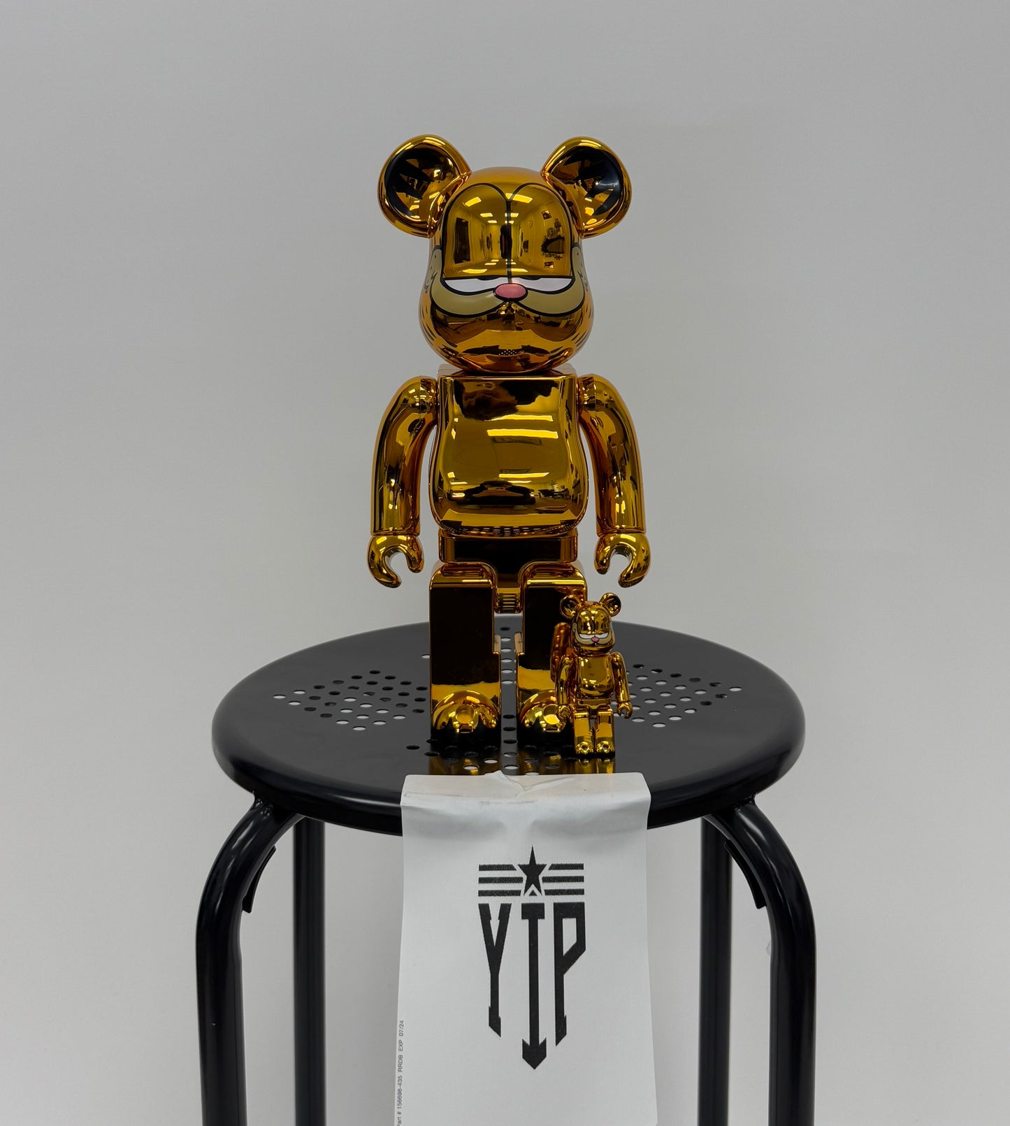 Bearbrick Garfield 400% & 100%