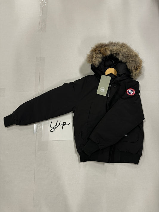 Men's Canada Goose	Chilliwack Bomber with Fur	Black	7999M